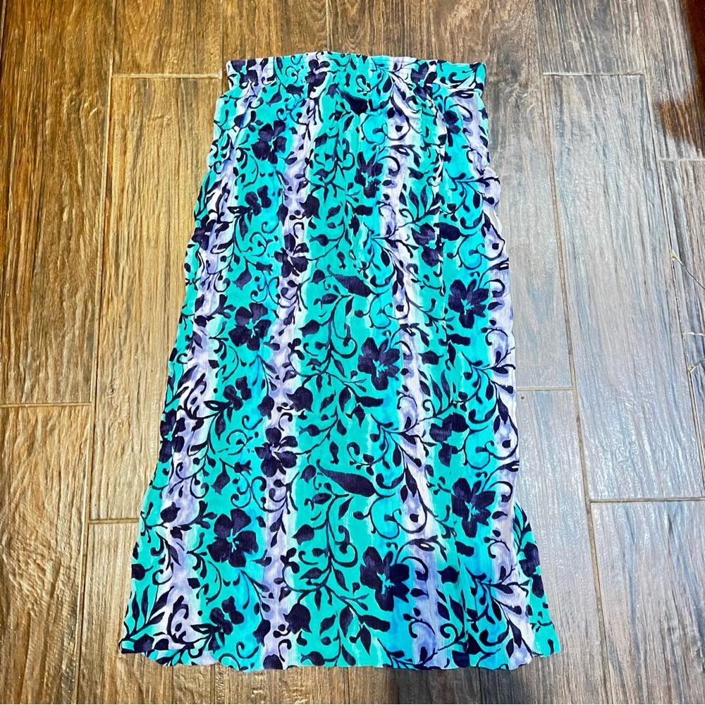 CM Shapes Women’s Medium maxi Long Skirt.